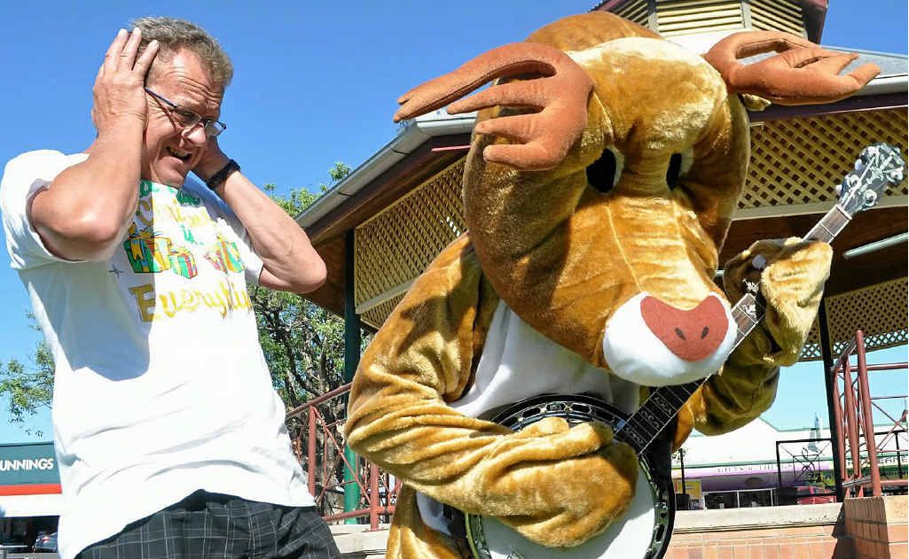 Phil Vellacott and Leroy the Redneck Reindeer tune up ahead of Carols in the Park this month. Phil Vellacott and Leroy the Redneck Reindeer tune up ahead of Carols in the Park this month.